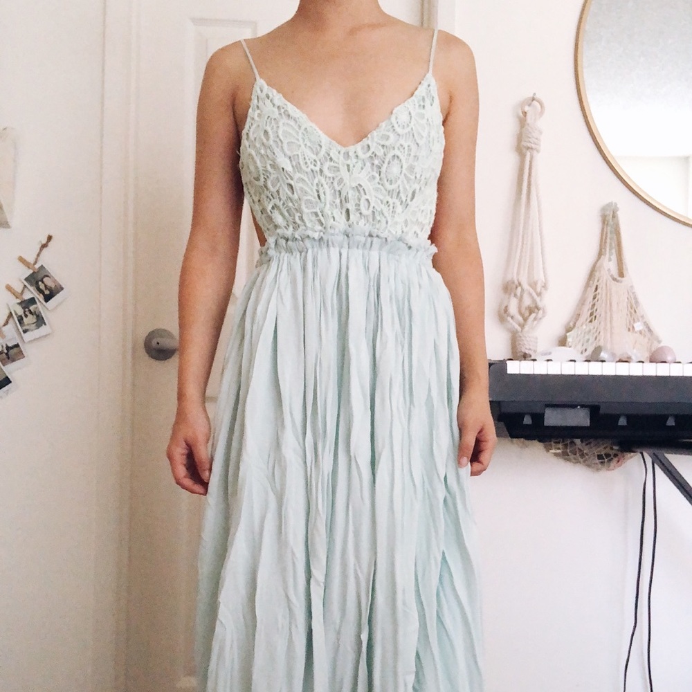 L’ATISTE open back mint dress